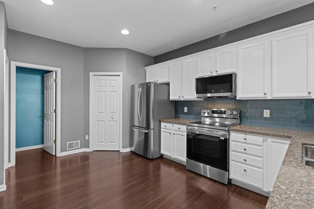 883 Braunworth Court, Chaska, MN 55318