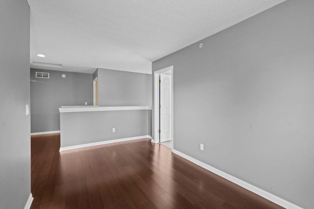 883 Braunworth Court, Chaska, MN 55318