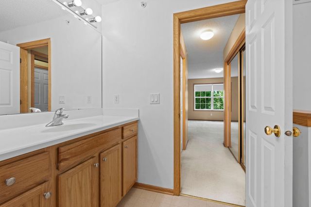 883 Braunworth Court, Chaska, MN 55318
