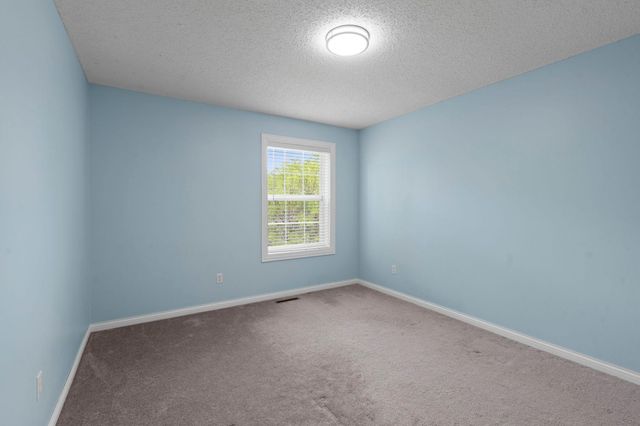 883 Braunworth Court, Chaska, MN 55318