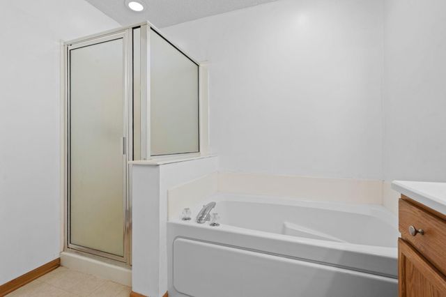 883 Braunworth Court, Chaska, MN 55318