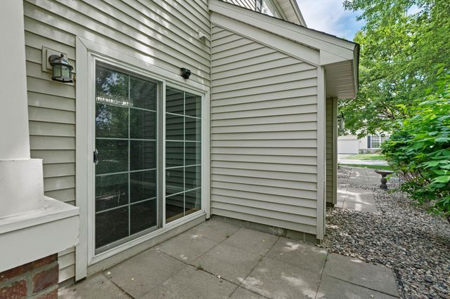 883 Braunworth Court, Chaska, MN 55318