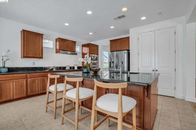 608 Big Basin Dr, Brentwood, CA 94513