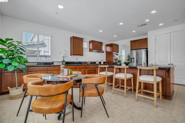 608 Big Basin Dr, Brentwood, CA 94513