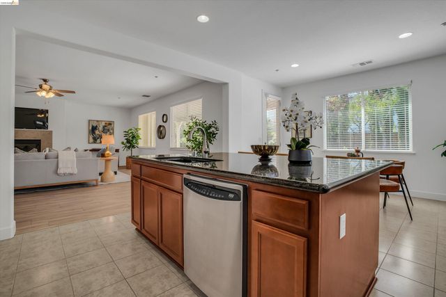 608 Big Basin Dr, Brentwood, CA 94513