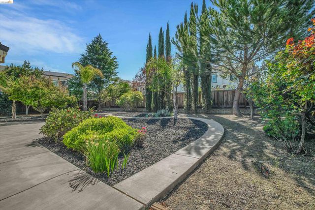 608 Big Basin Dr, Brentwood, CA 94513