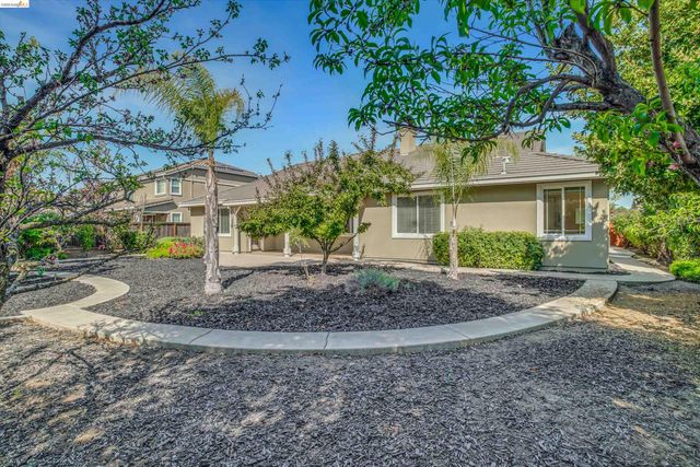 608 Big Basin Dr, Brentwood, CA 94513