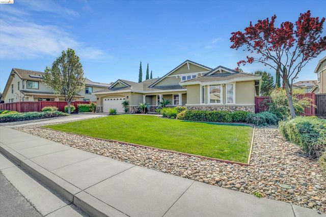 608 Big Basin Dr, Brentwood, CA 94513