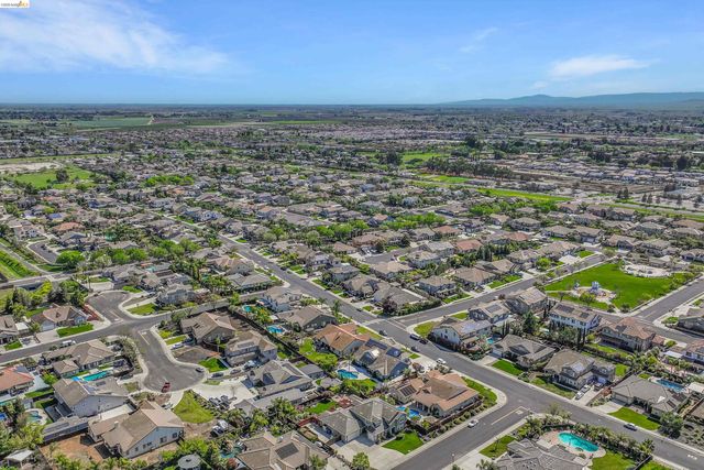 608 Big Basin Dr, Brentwood, CA 94513