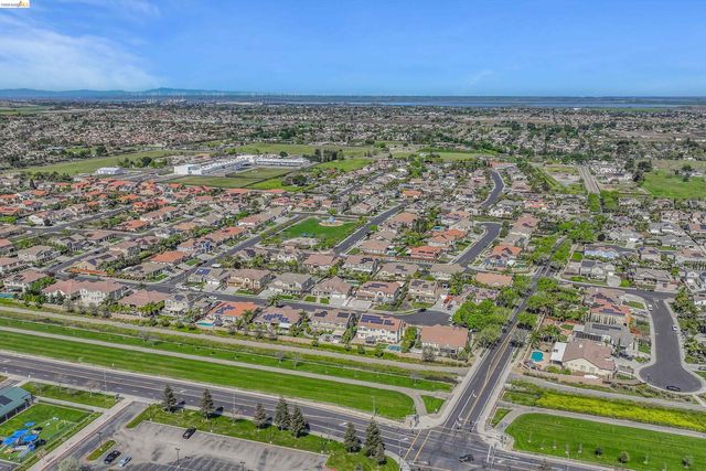 608 Big Basin Dr, Brentwood, CA 94513