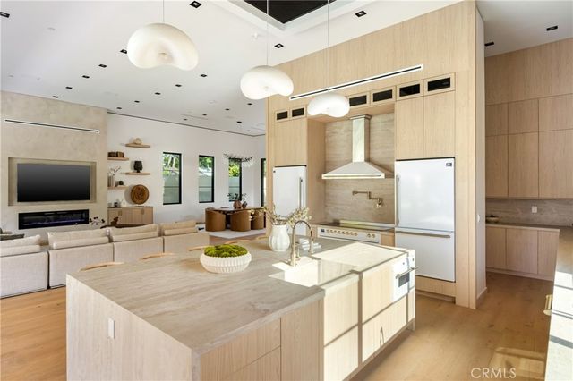 11826 Kling Street, Valley Village, CA 91607