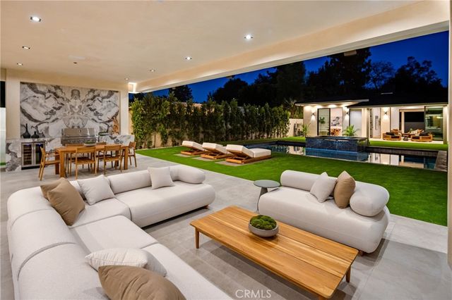 11826 Kling Street, Valley Village, CA 91607