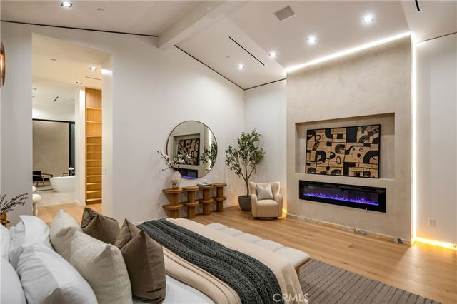 11826 Kling Street, Valley Village, CA 91607