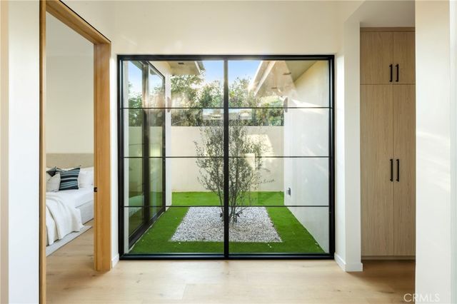 11826 Kling Street, Valley Village, CA 91607