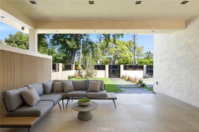 11826 Kling Street, Valley Village, CA 91607