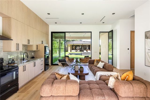 11826 Kling Street, Valley Village, CA 91607