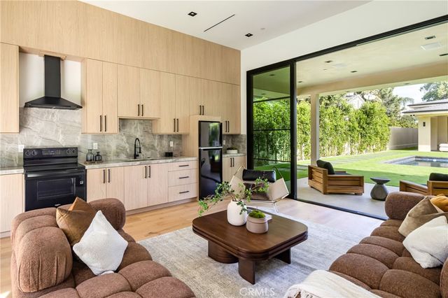 11826 Kling Street, Valley Village, CA 91607