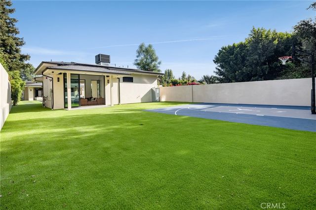 11826 Kling Street, Valley Village, CA 91607