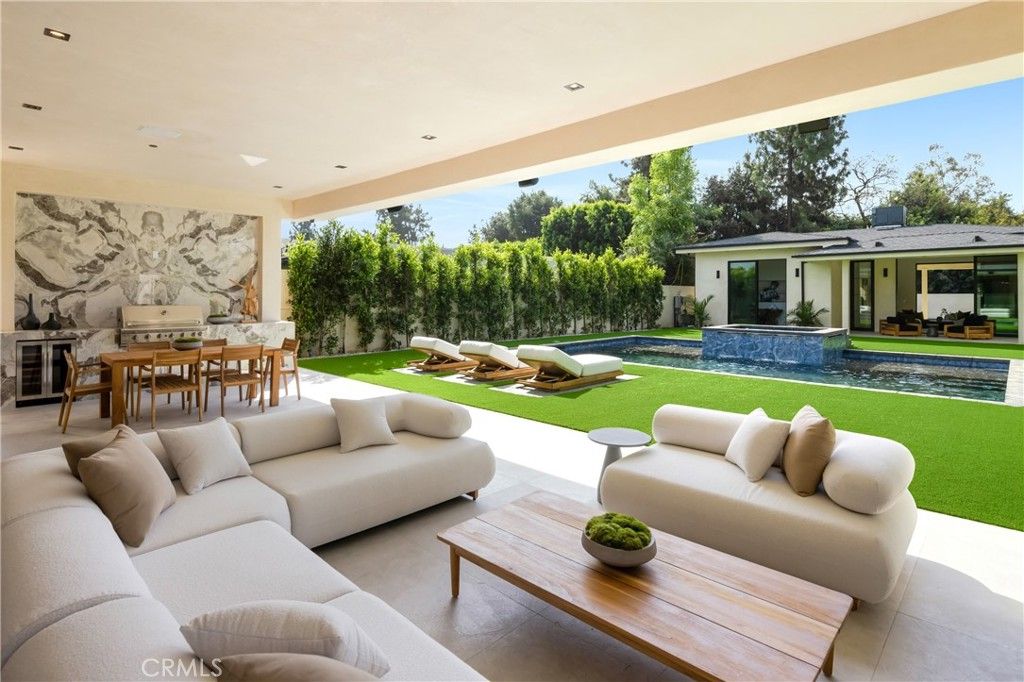 11826 Kling Street, Valley Village, CA 91607