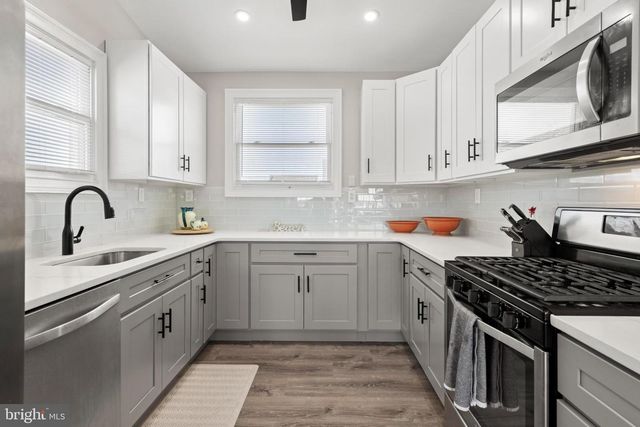 88 DAVID DR, Manahawkin, NJ 08050