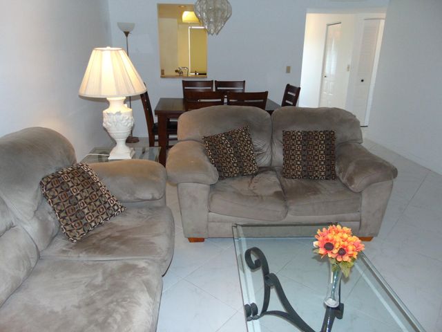7640 NW 18th Street 401, Margate, FL 33063