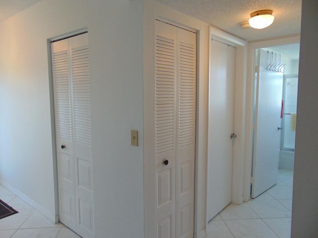 7640 NW 18th Street 401, Margate, FL 33063