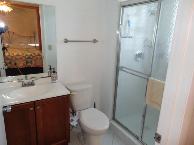 7640 NW 18th Street 401, Margate, FL 33063
