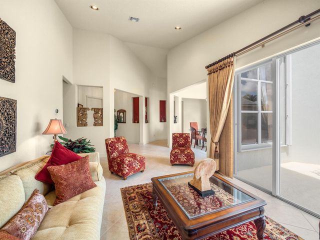 8282 Spyglass Drive, West Palm Beach, FL 33412