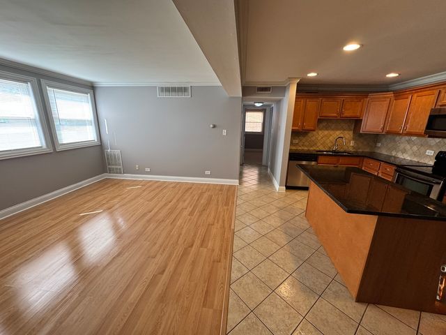 1288 PERRY Street 02, Des Plaines, IL 60016