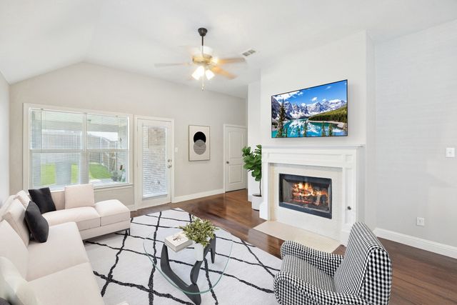 5857 Burgundy Rose Drive, Fort Worth, TX 76123