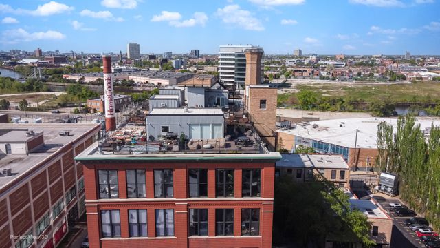 1872 N Clybourn Avenue 103, Chicago, IL 60614