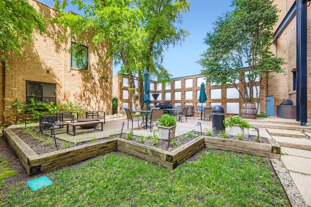 1872 N Clybourn Avenue 103, Chicago, IL 60614