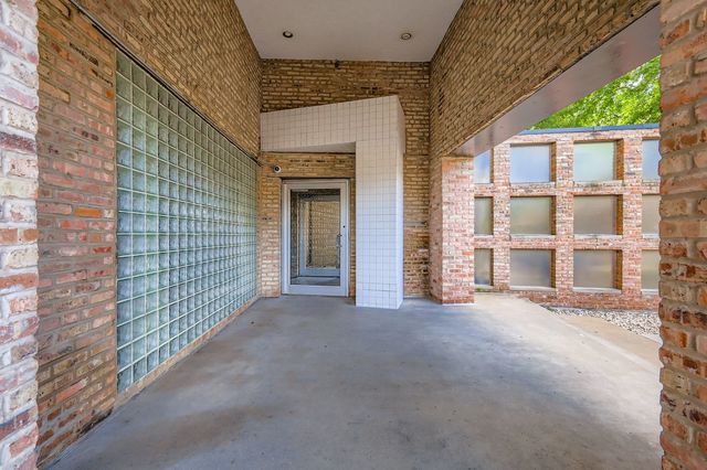 1872 N Clybourn Avenue 103, Chicago, IL 60614