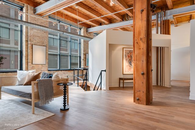 1872 N Clybourn Avenue 103, Chicago, IL 60614