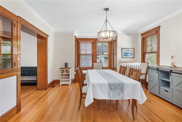 8 Bush Street, Newport, RI 02840