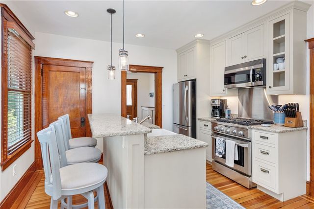 8 Bush Street, Newport, RI 02840
