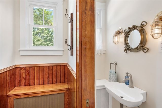 8 Bush Street, Newport, RI 02840