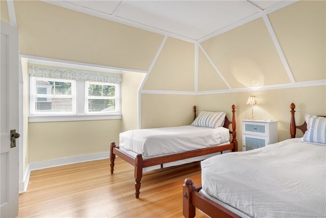 8 Bush Street, Newport, RI 02840
