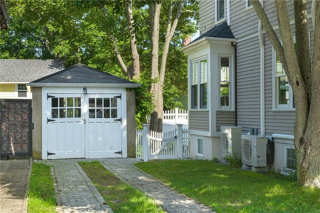 8 Bush Street, Newport, RI 02840