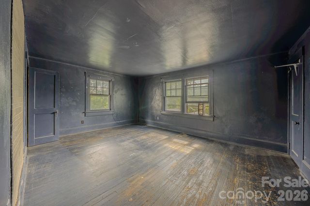49 Madison Avenue, Asheville, NC 28801