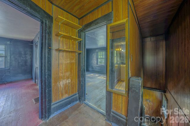 49 Madison Avenue, Asheville, NC 28801