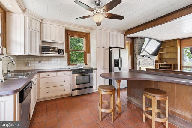 626 LAUREL DR, Pasadena, MD 21122