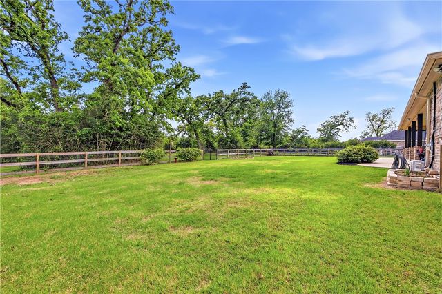 10096 Lancaster Drive, Iola, TX 77861