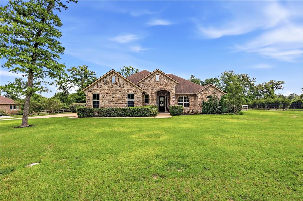 10096 Lancaster Drive, Iola, TX 77861