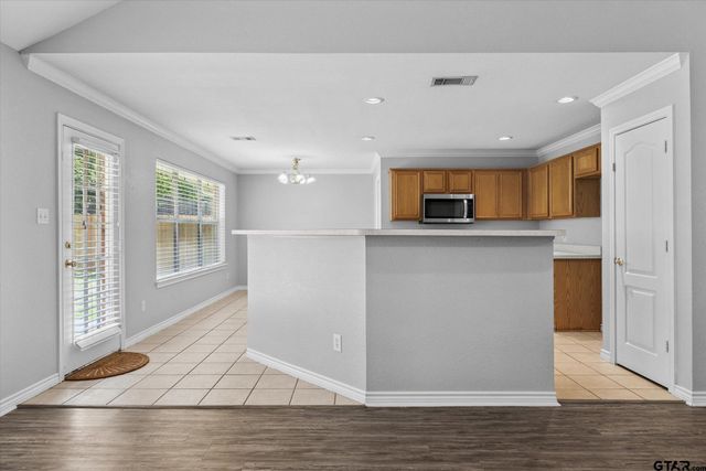 222 Amanda Court, Whitehouse, TX 75791