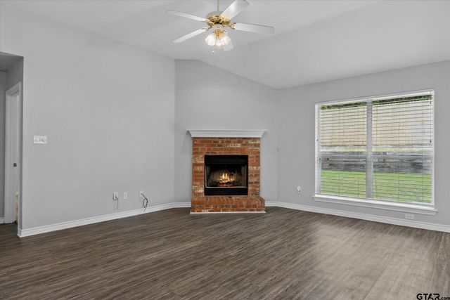 222 Amanda Court, Whitehouse, TX 75791