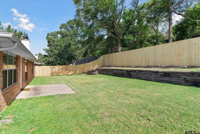 222 Amanda Court, Whitehouse, TX 75791