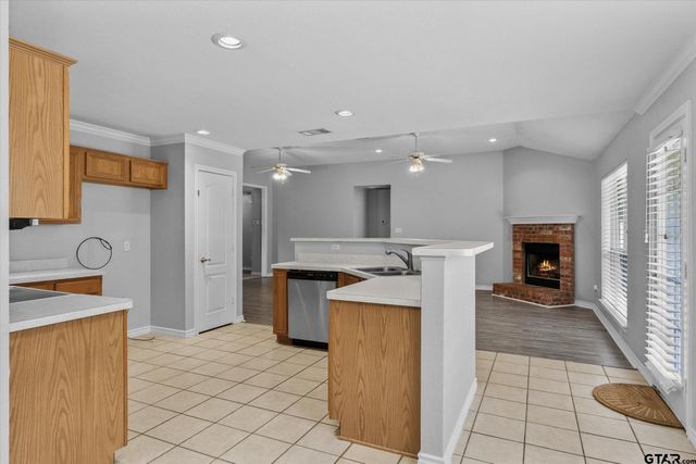 222 Amanda Court, Whitehouse, TX 75791