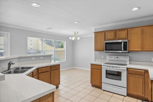 222 Amanda Court, Whitehouse, TX 75791