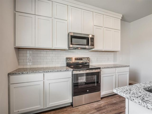6404 E Cowboy Trail Way, Stillwater, OK 74075